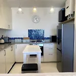 Couples Cove: Luxe Getaway W/ Jetted Bath & Views