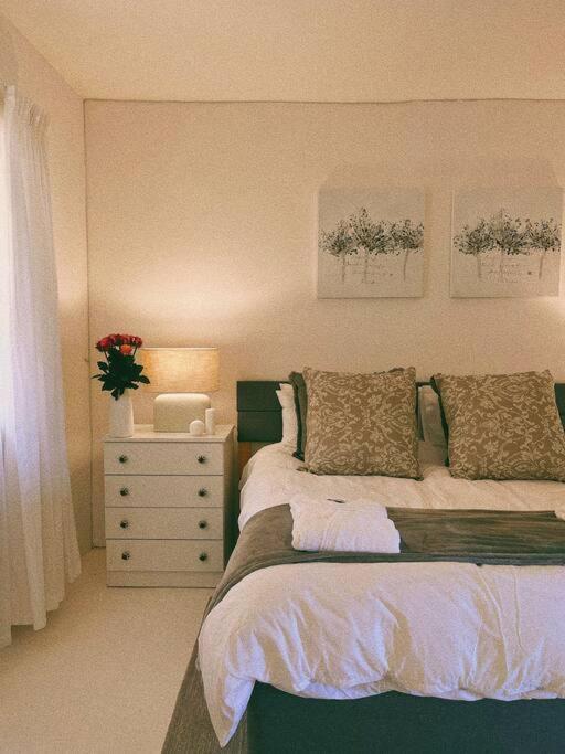 Couples Cove: Luxe Getaway W/ Jetted Bath & Views * Cape Town